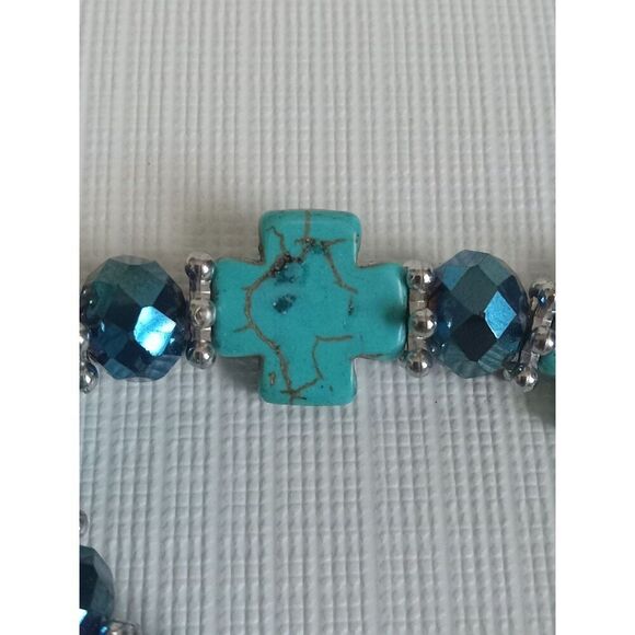 Turquoise Blue Colored Cross and Faceted Beads Elastic Stretch Fashion Bracelet - Picture 8 of 8